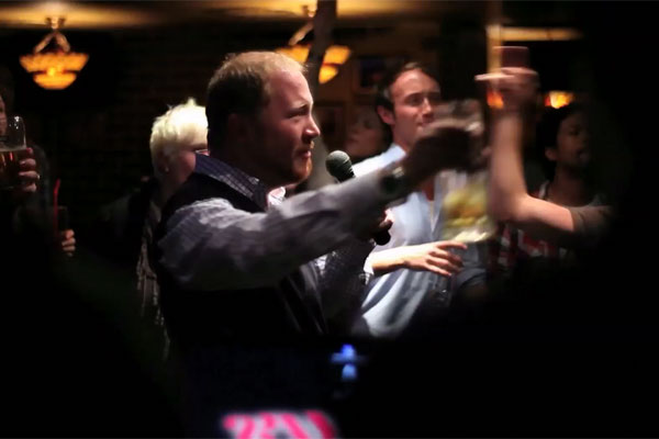 Your's Irish Bar: Karaoke S.O.S.